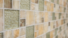Muestra de mano mosaico azulejo backsplash translúcido ámbar oro combinación vidrio mosaico cristal piedra ónix elegancia oro MOS88-MC649_m