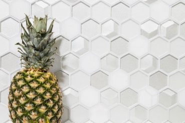 Muestra de mano azulejo mosaico Azulejo backsplash Blanco translúcido Hexágono mosaico de vidrio Piedra de cristal 3D blanco MOS11D-HXN11_m