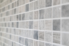 Mosaico de vidrio Revestimiento de pared sostenible Reciclaje textura de madera gris claro Azulejos backsplash MOS63-312