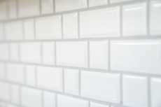 Muestra de mano Metro Subway mosaico azulejo cerámica blanco backsplash cocina pared MOS26WM-0101_m