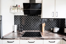 Muestra de mano Metro Subway mosaico azulejo cerámica azulejo backsplash cocina negro MOS26M-0303_m