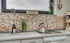 Muestra de mano mosaico azulejo mármol piedra natural beige rojo cantera Ciot RossoCream MOS44-30-130_m
