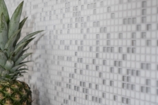 Muestra de mano azulejo mosaico ECO Reciclaje GLAS Esmalte vidrio blanco mate MOS140-07W_m