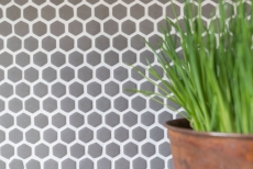 Muestra de mano mosaico ECO Reciclaje GLAS Hexágono Esmalte gris-marrón mate MOS140-HX15G_m