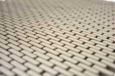 Muestra de mano azulejo mosaico ECO Reciclaje GLAS Ladrillo Esmalte crema mate MOS140-B23C_m