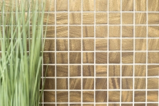 Muestra de mano azulejo de mosaico ECO Reciclaje GLAS ECO oro satinado MOS360-05_m