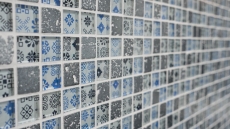 Muestra de mano mosaico azulejo Azulejo backsplash Translúcido azul negro Mosaico de vidrio Cristal Resina Óptica azul negro plata MOS83-CB07_m