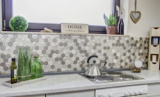 Muestra de mano mosaico azulejo Azulejo backsplash Gris claro translúcido Hexágono mosaico de vidrio Piedra de cristal 3D gris claro MOS11D-44_m