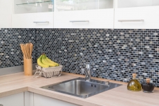 Muestra de mano azulejo mosaico Azulejo backsplash Translúcido negro Ladrillo Mosaico de vidrio Piedra de cristal Shell negro MOS87-B03S_m