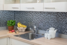 Muestra de mano azulejo mosaico Azulejo backsplash Gris translúcido negro Mosaico de vidrio Piedra de cristal gris negro MOS92-0302_m