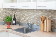 Muestra de mano mosaico azulejo azulejo backsplash translúcido blanco oro varillas vidrio mosaico cristal piedra blanco mate oro MOS87-1202_m