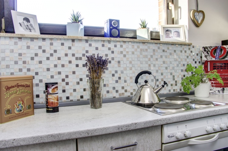 Mosaico de azulejos de cocina splashback autoadhesiva de piedra de acero inoxidable de vidrio blanco de mosaico de piedra de acero de vidrio blanco MOS200-4CM32_f
