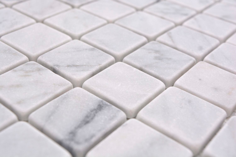 Muestra de mano piedra natural mosaico mármol blanco carrara look mate pared suelo cocina baño ducha MOS42-32-2000_m