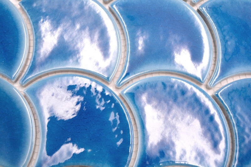 Azulejo de mosaico de cerámica fan escamas de pescado uni azul oscuro hielo craquelado estilo MOS13-FS3