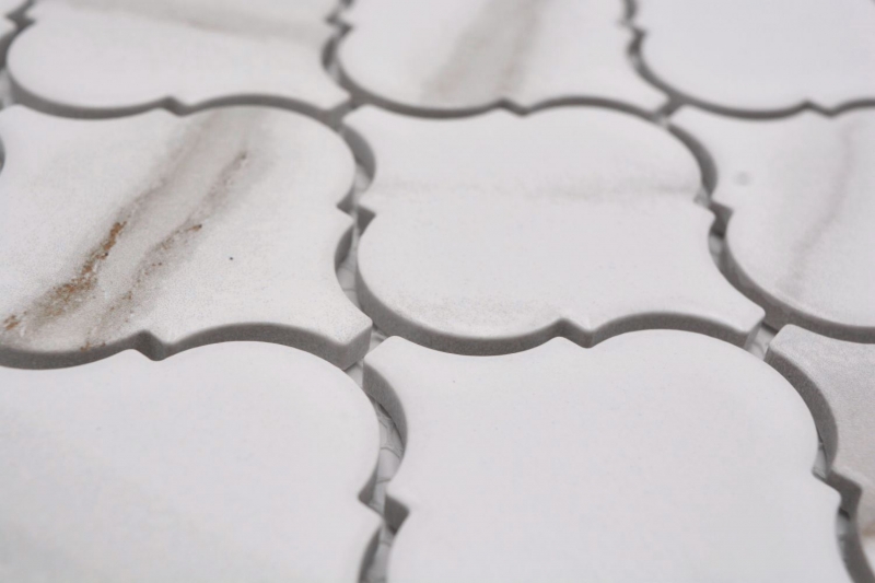 Muestra de mano mosaico cerámico Florentino Calacatta Vintage blanco gris-marrón mate MOS13-0204_m