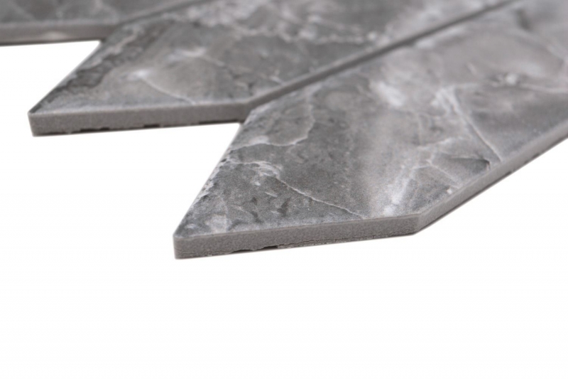 Muestra de mano mosaico cerámico hexágono efecto piedra alargado gris oscuro mate MOS13-L0208_m