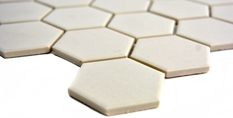 Muestra de mano azulejo mosaico cerámica blanco hexágono beige claro sin esmaltar MOS11B-1202-R10_m