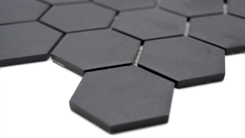 Muestra de mano azulejo de mosaico de cerámica hexágono negro sin esmaltar MOS11B-0304-R10_m