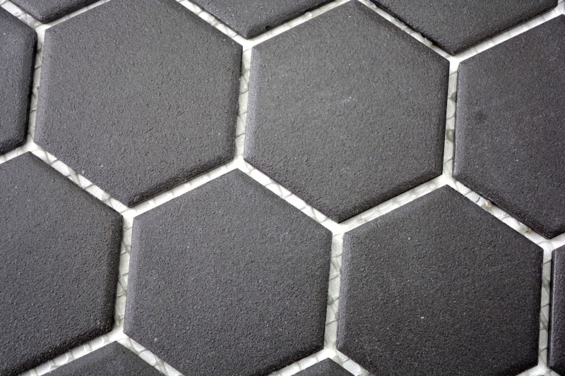 Muestra de mano azulejo de mosaico de cerámica hexágono negro sin esmaltar MOS11B-0304-R10_m