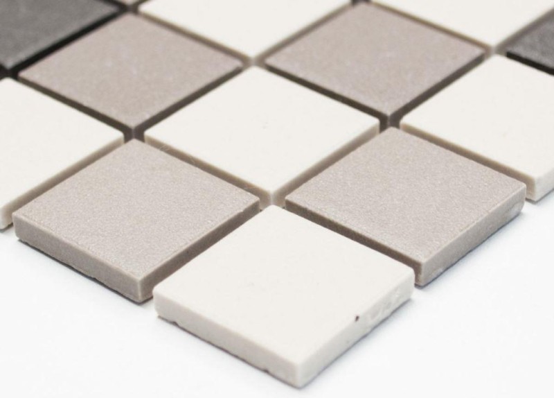 Muestra de mano azulejo mosaico cerámica beige claro gris sin esmaltar MOS18-0205_m