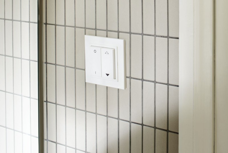 Muestra de mano mosaico azulejo cerámica barras beige claro sin esmaltar MOS24B-1211-R10_m