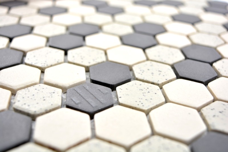 Muestra de mano mosaico azulejo cerámica beige negro Hexagaon sin esmaltar MOS11A-0113-R10_m