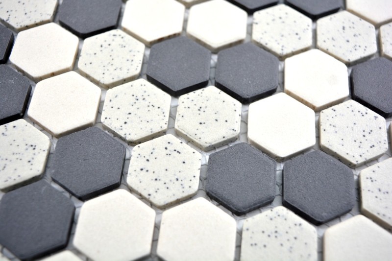 Muestra de mano mosaico azulejo cerámica beige negro Hexagaon sin esmaltar MOS11A-0113-R10_m