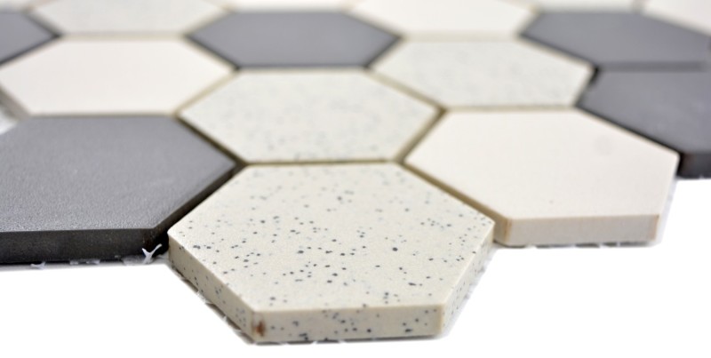 Muestra de mano mosaico azulejo cerámica beige negro Hexagaon sin esmaltar MOS11G-0113-R10_m