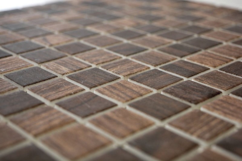 Muestra de mano azulejo mosaico ECO Reciclaje GLAS ECO textura madera marrón marrón oscuro MOS63-410_m