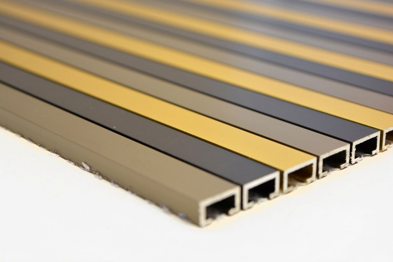 Muestra de mano mosaico azulejo aluminio varillas aluminio negro bronce oro azulejo backsplash cocina MOS49-B301_m
