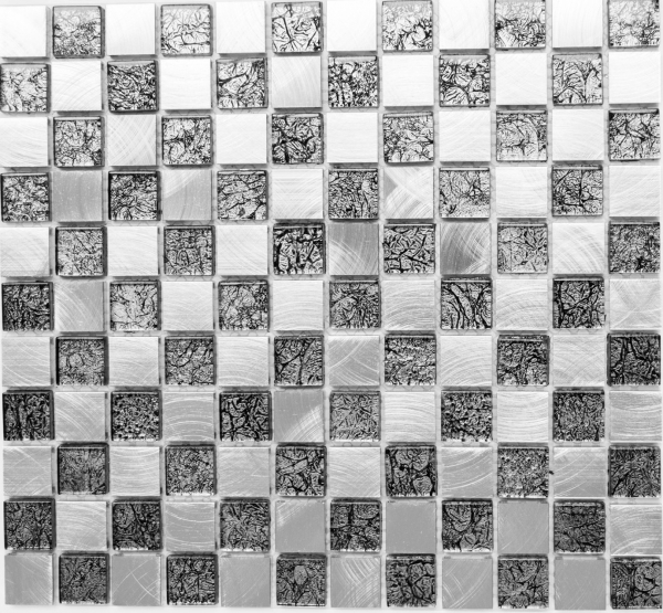 Muestra de mano mosaico azulejo aluminio vidrio translúcido mosaico cristal aluminio damero negro plata MOS49-0302_8mm_m
