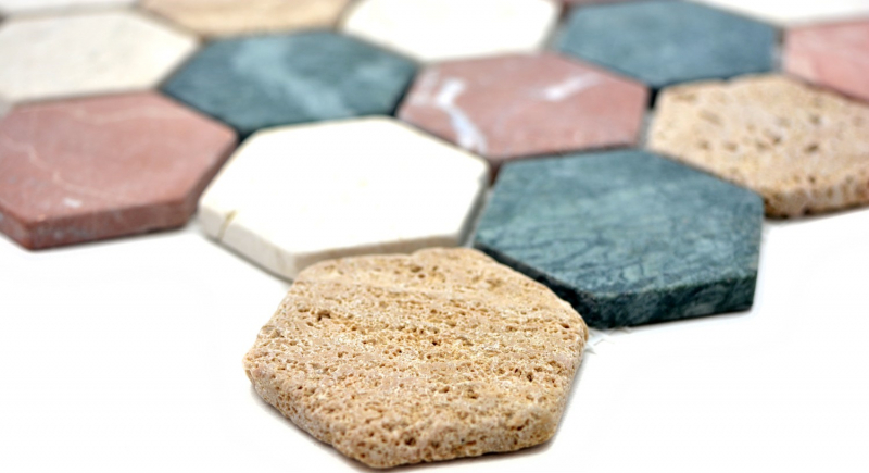 Muestra de mano mosaico azulejo mármol piedra natural crema beige rojo verde hexágono aleatorio MOS42-1213_m