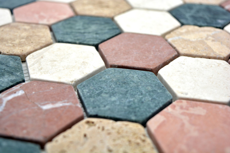 Muestra de mano mosaico azulejo mármol piedra natural crema beige rojo verde hexágono aleatorio MOS42-1213_m