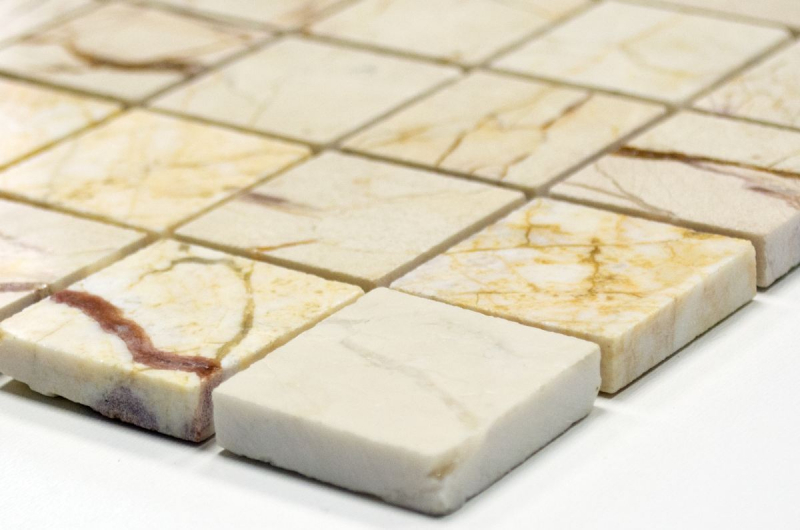 Muestra de mano mosaico azulejo mármol piedra natural crema dorado pulido estructura MOS42-32-2807_m