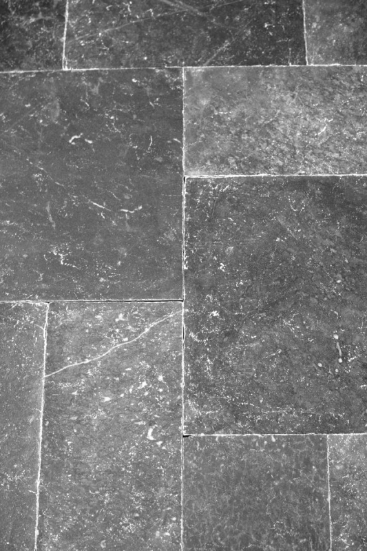 Baldosa mármol piedra natural Nero negro antracita gris oscuro baldosa de piedra natural Roman bond aspecto antiguo suelo - MOSF-45-43000