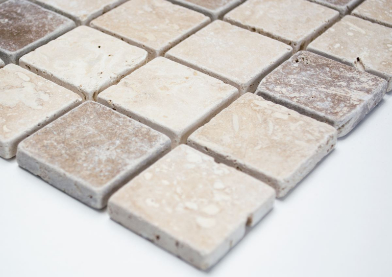 Muestra de mano mosaico cocina splashback Travertino piedra natural beige marrón Chiaro + Noche Travertino MOS43-1216_m
