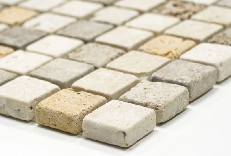 Muestra de mano mosaico azulejo travertino piedra natural beige marrón travertino tumbled MOS43-46380_m