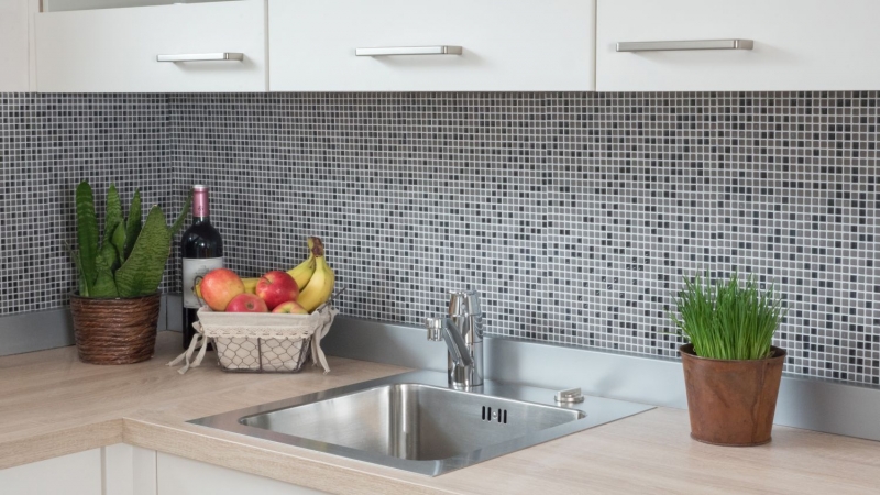 Mosaico de vidrio Revestimiento de pared sostenible Azulejo Reciclaje Esmalte gris-marrón mate MOS140-05G