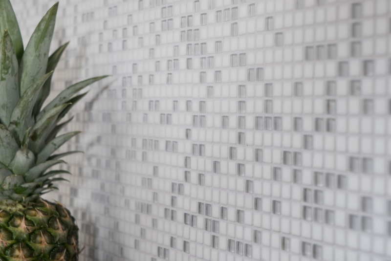 Mosaico de vidrio Revestimiento de pared sostenible Azulejo Reciclaje Esmalte blanco mate MOS140-07W