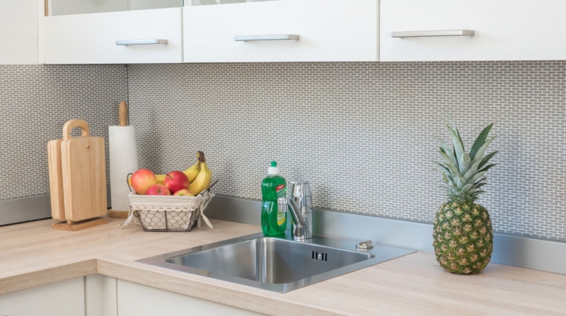Mosaico de vidrio Revestimiento de pared sostenible Azulejo backsplash Reciclaje Ladrillo Esmalte crema mate MOS140-B23C