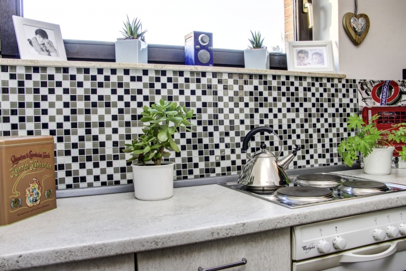 mosaico de vidrio autoadhesivo azulejo de mosaico de barro negro blanco MOS200-4CM30