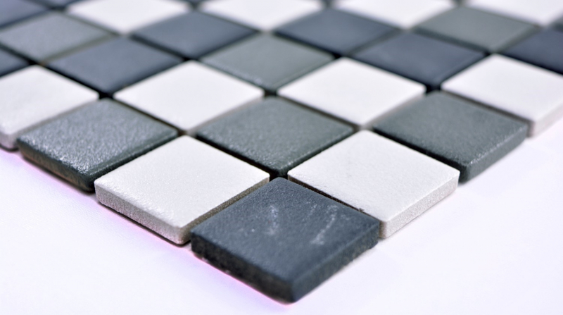 Muestra de mano azulejo mosaico cerámica negro blanco antracita mate plato de ducha MOS18-2213-R10_m