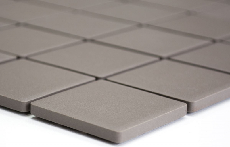 Muestra de mano azulejo mosaico cerámica barro gris sin esmaltar RUTSCHEMMEND BAD MOS14B-0204-R10_m