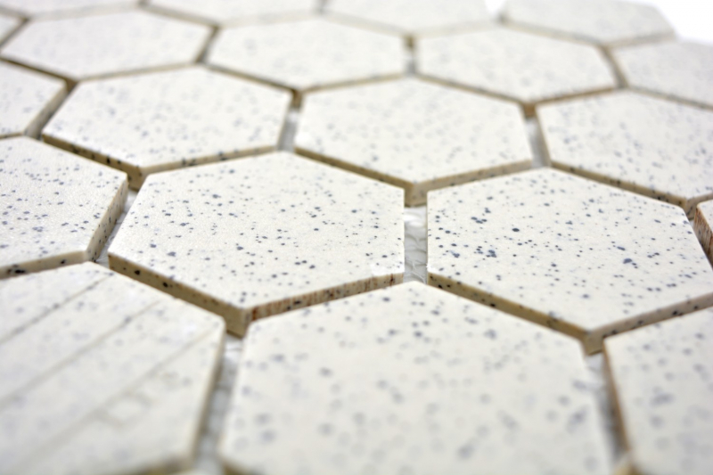 Muestra de mano mosaico azulejo cerámica crema blanco hexagaon moteado sin esmaltar MOS11G-0103-R10_m