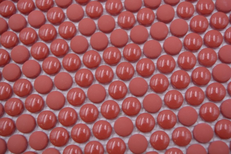 Mosaico de vidrio Mosaico de botones rojo brillante mate Suelo de ducha Mampara de ducha Revestimiento de bañera