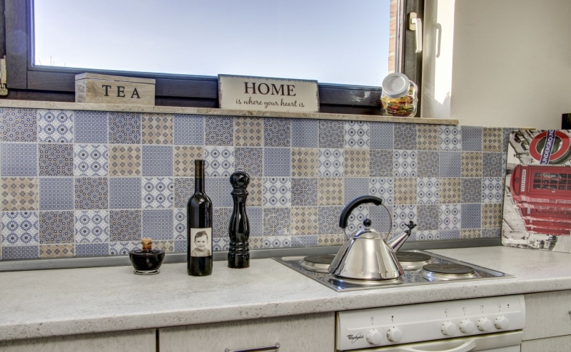 Muestra de mano retro vintage mosaico azulejo cerámica blanco azul naranja gris MOS22B-1404_m