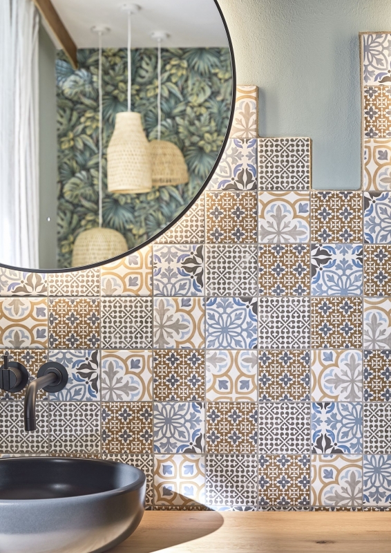 Muestra de mano retro vintage mosaico azulejo cerámica crema azul naranja gris mate MOS22B-1406_m