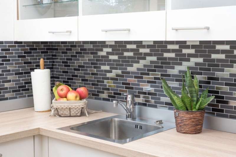 Muestra de mano mosaico compuesto cerámica negro plata cromo barras azulejo backsplash MOS26-0317_m