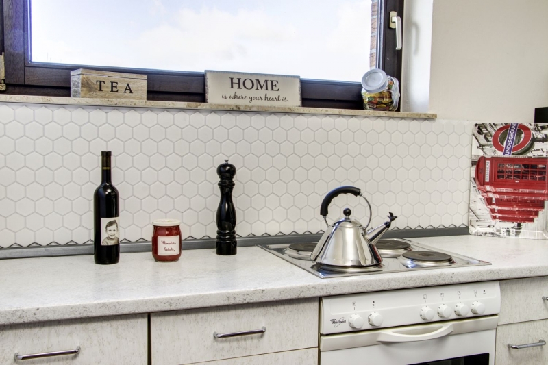 Muestra de mano mosaico azulejo cerámica hexágono blanco brillante cocina splashback MOS11B-0102_m