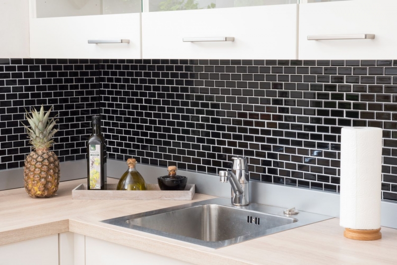 Muestra de mano mosaico azulejo cerámica ladrillo negro brillante cocina splashback MOS24-4BG_m